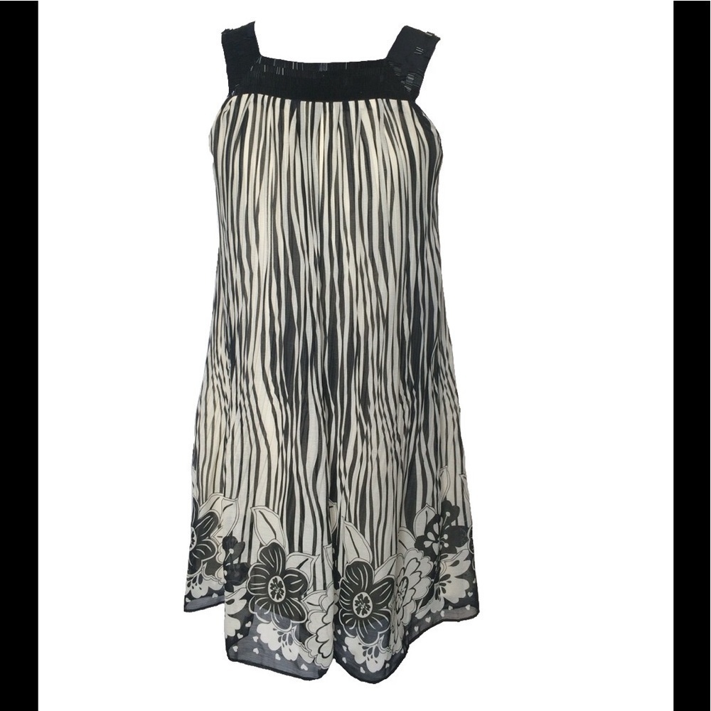 🔴CLEARANCE🔴 NWT Size S A+O Floral Beaded Dress